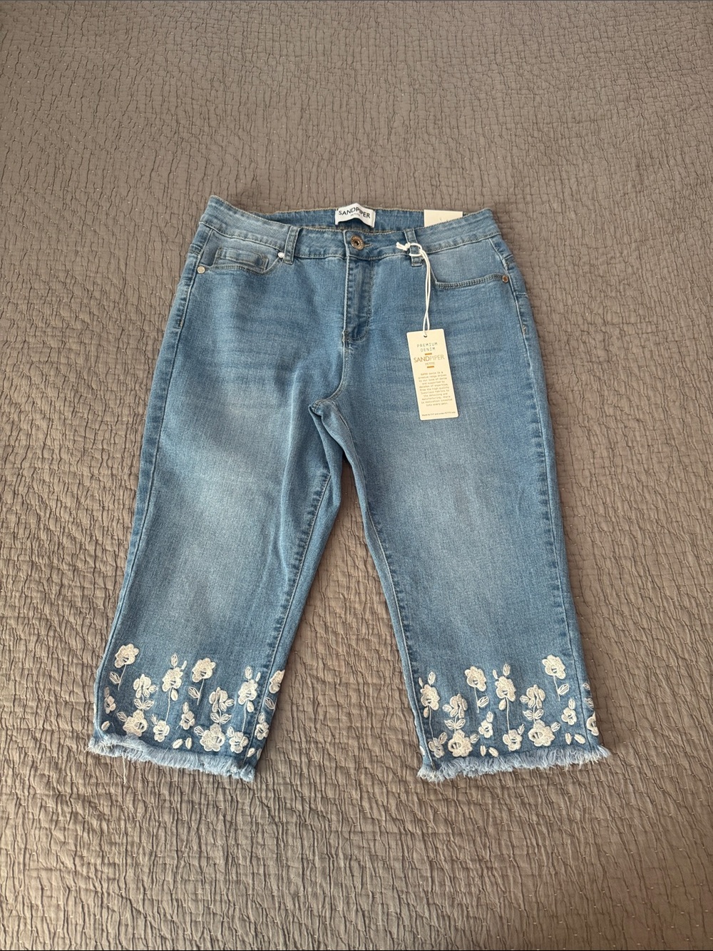 Sandpiper Capri Denim w/ Flower Embroidery